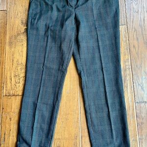 Black and Gray Cropped Ankle Pants with Classic Style